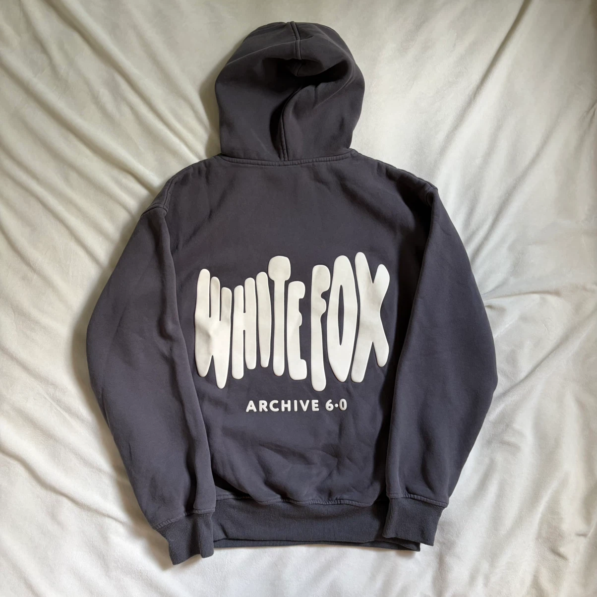 White fox Archive 6.0 hoodie in ash - photo 3
