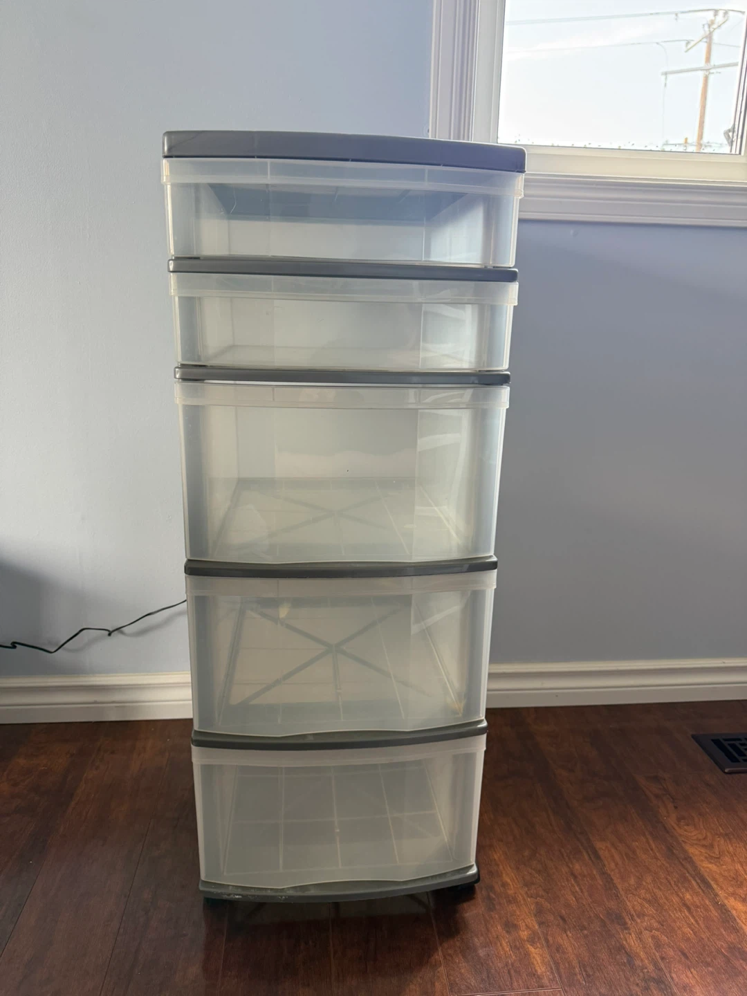 Gracious Living 5-Drawer Plastic Storage Tower – Clear Drawers