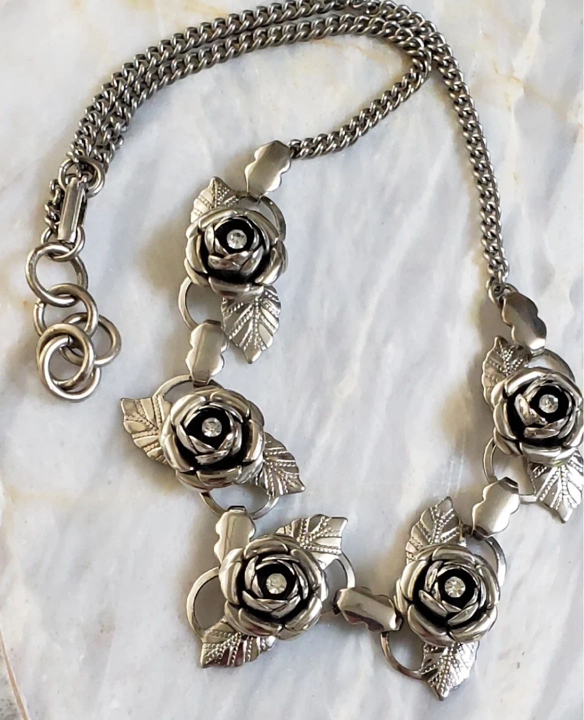 VINTAGE Rosette Choker Necklace Gold Anthropologie
