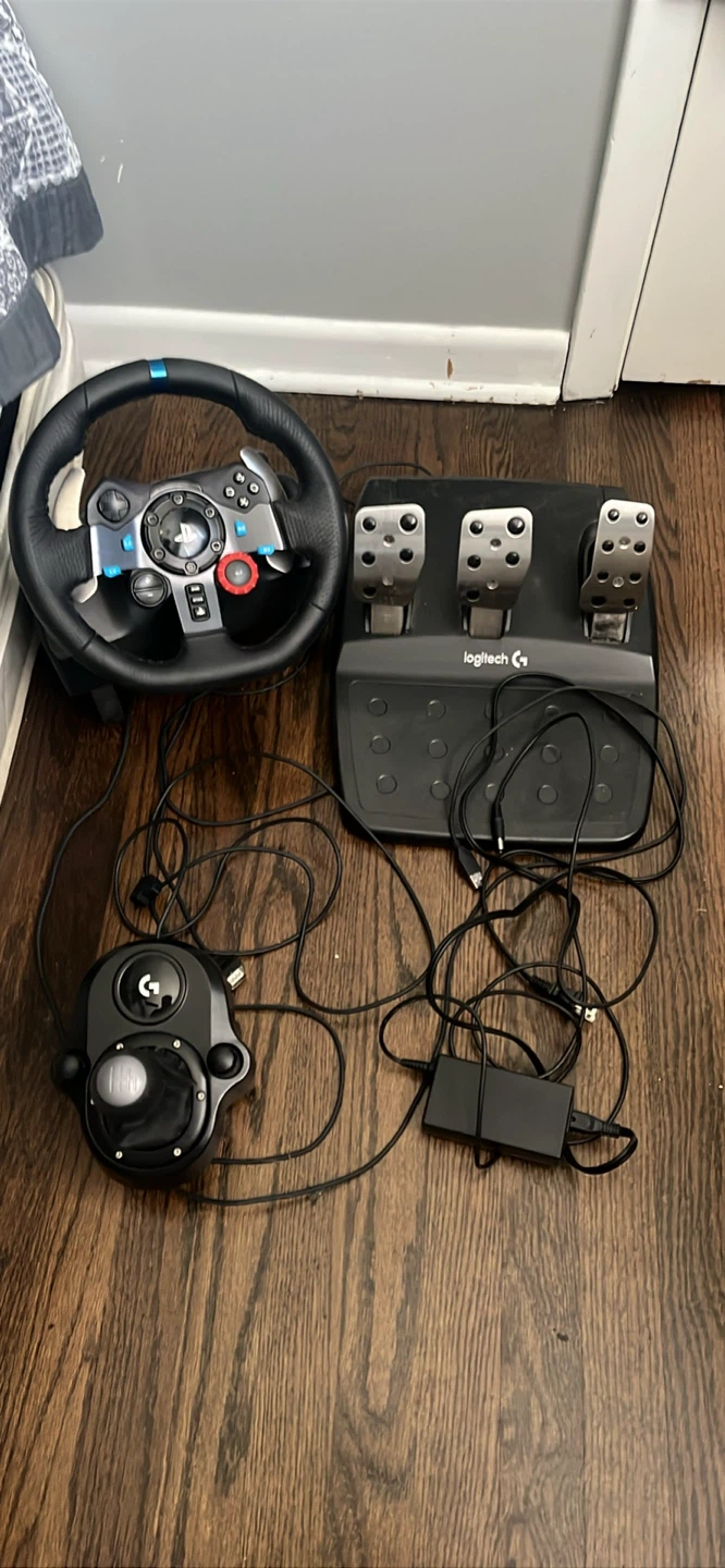 Logitech G923 Racing Wheel and Pedals