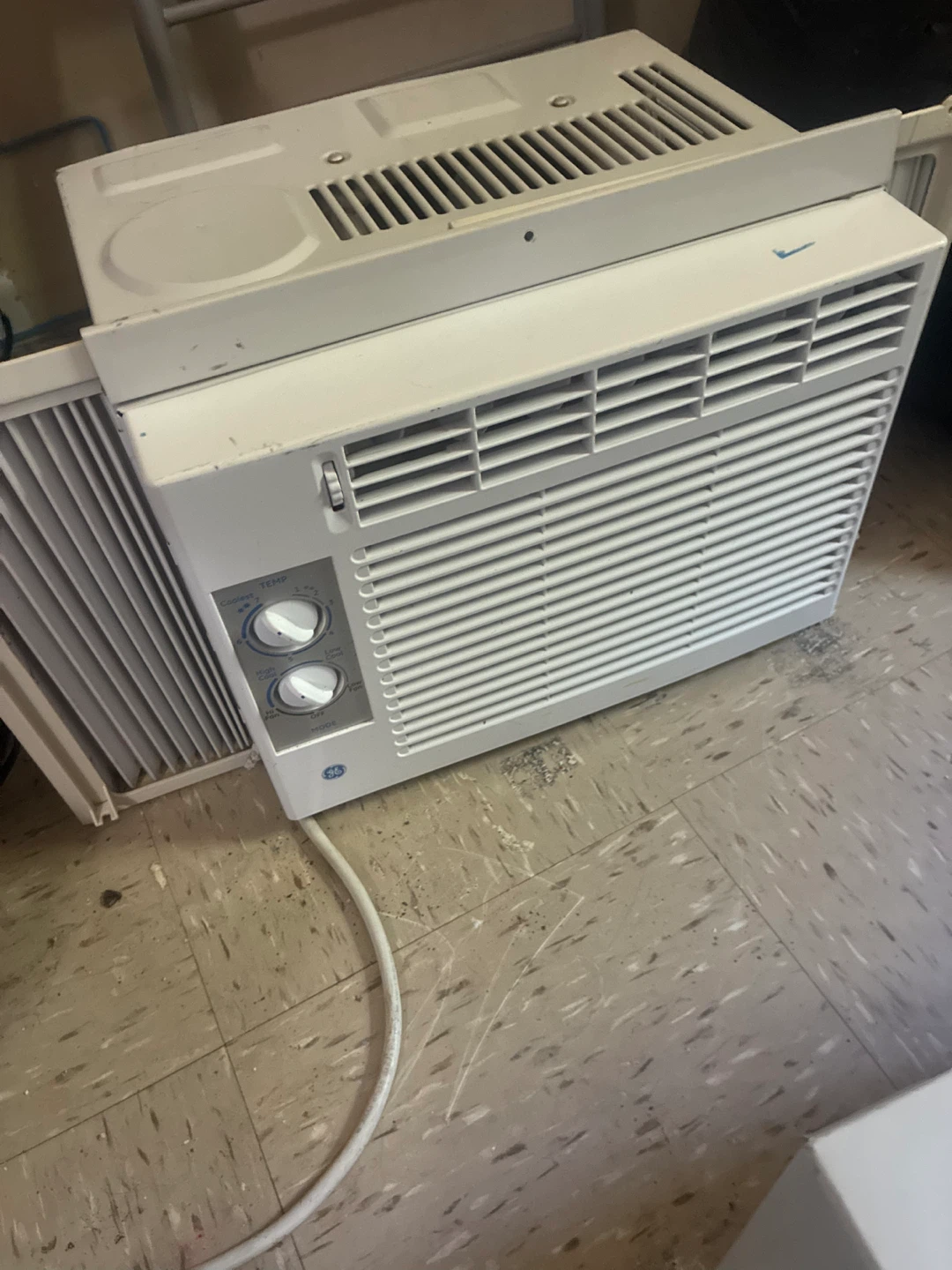 GE Window Air Conditioner - photo 2