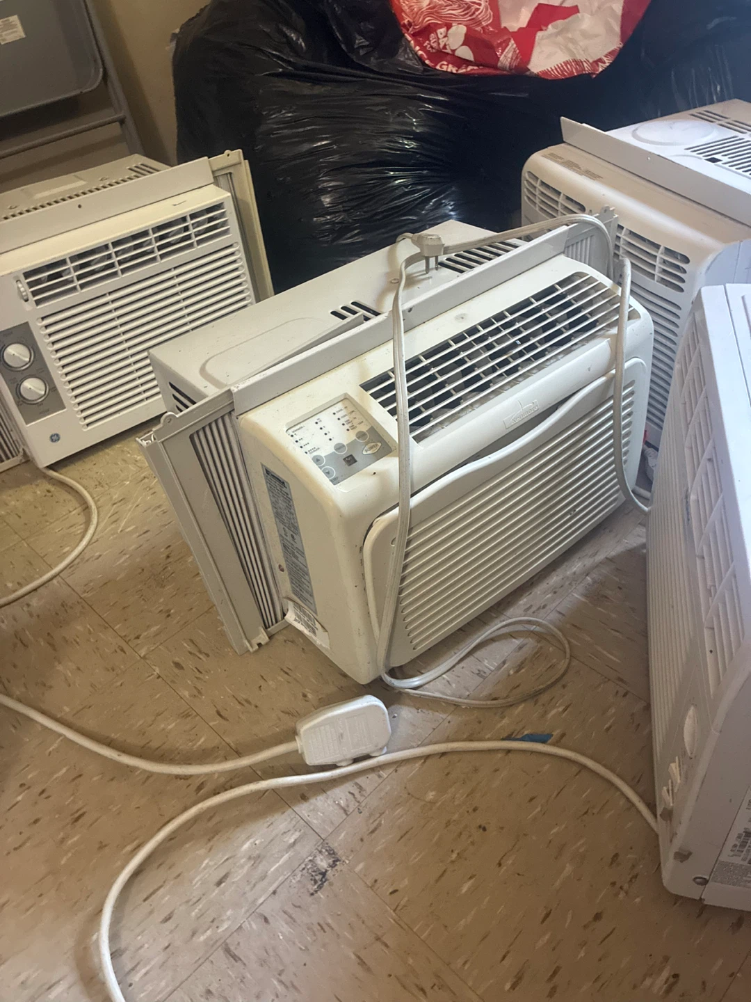 GE Window Air Conditioner - photo 4