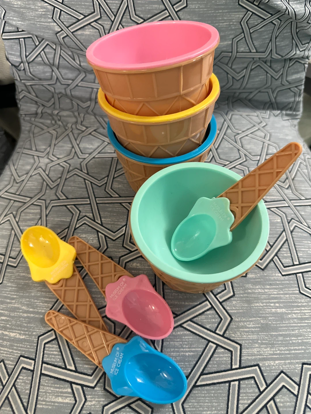 ⚽️ Ice Cream Dessert Bowls and Spoons Set