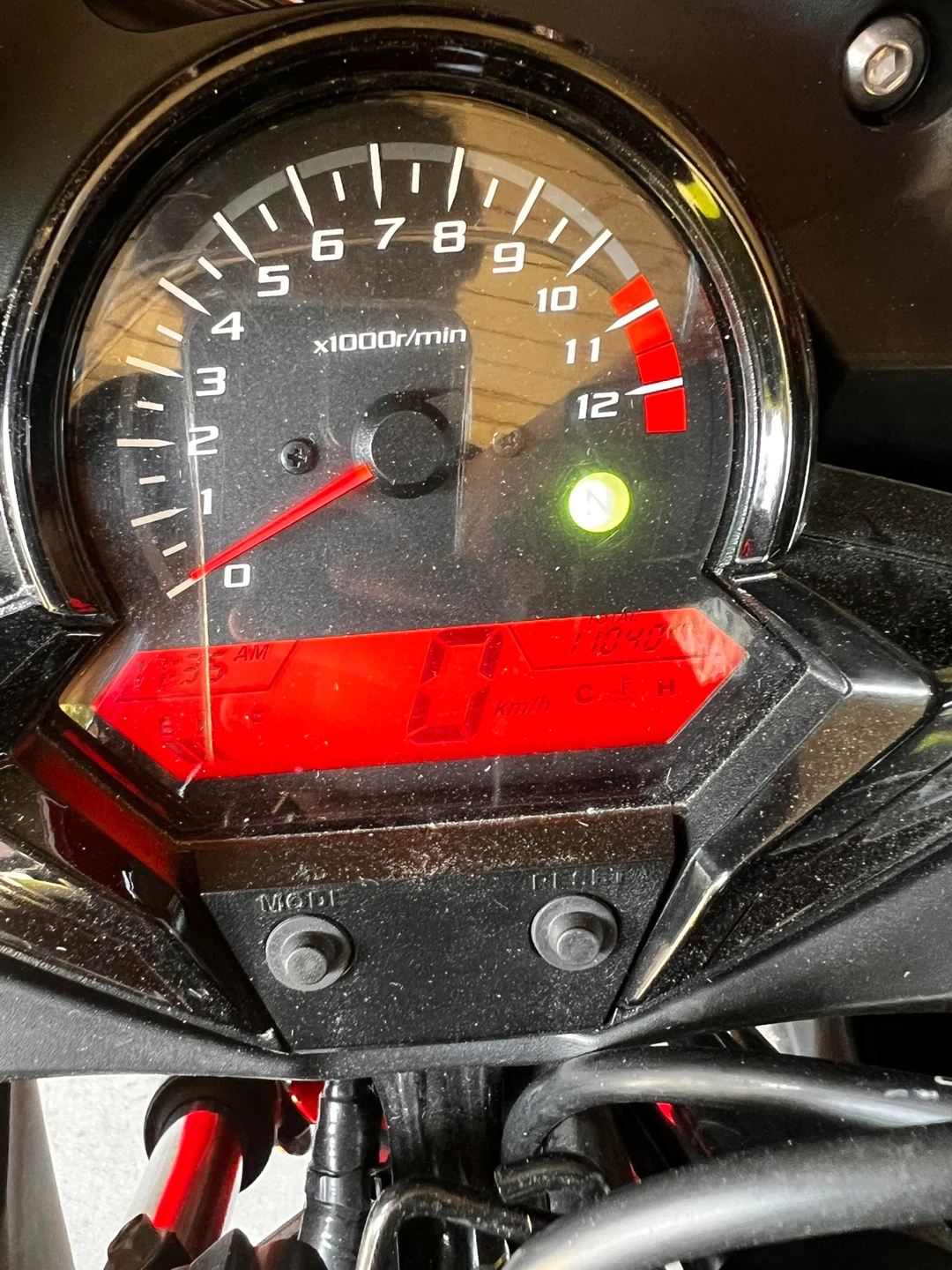 Red Honda CBR 300R - photo 5