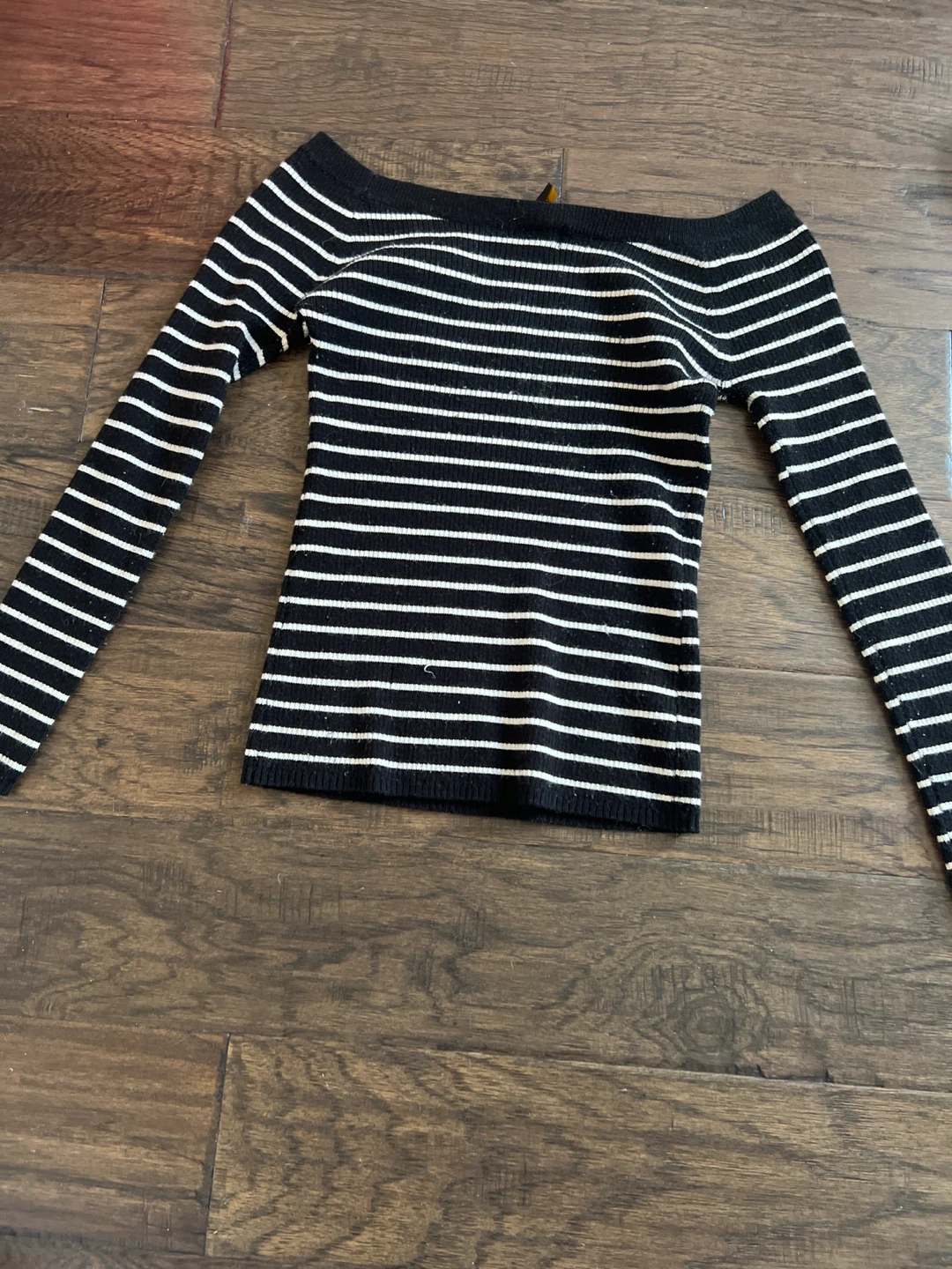 Off shoulder long sleeved top - photo 2