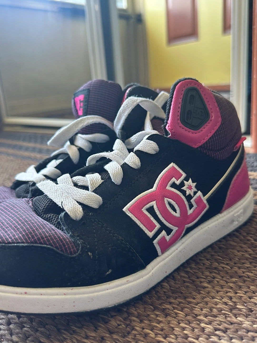 DC Shoes Women's Size 7