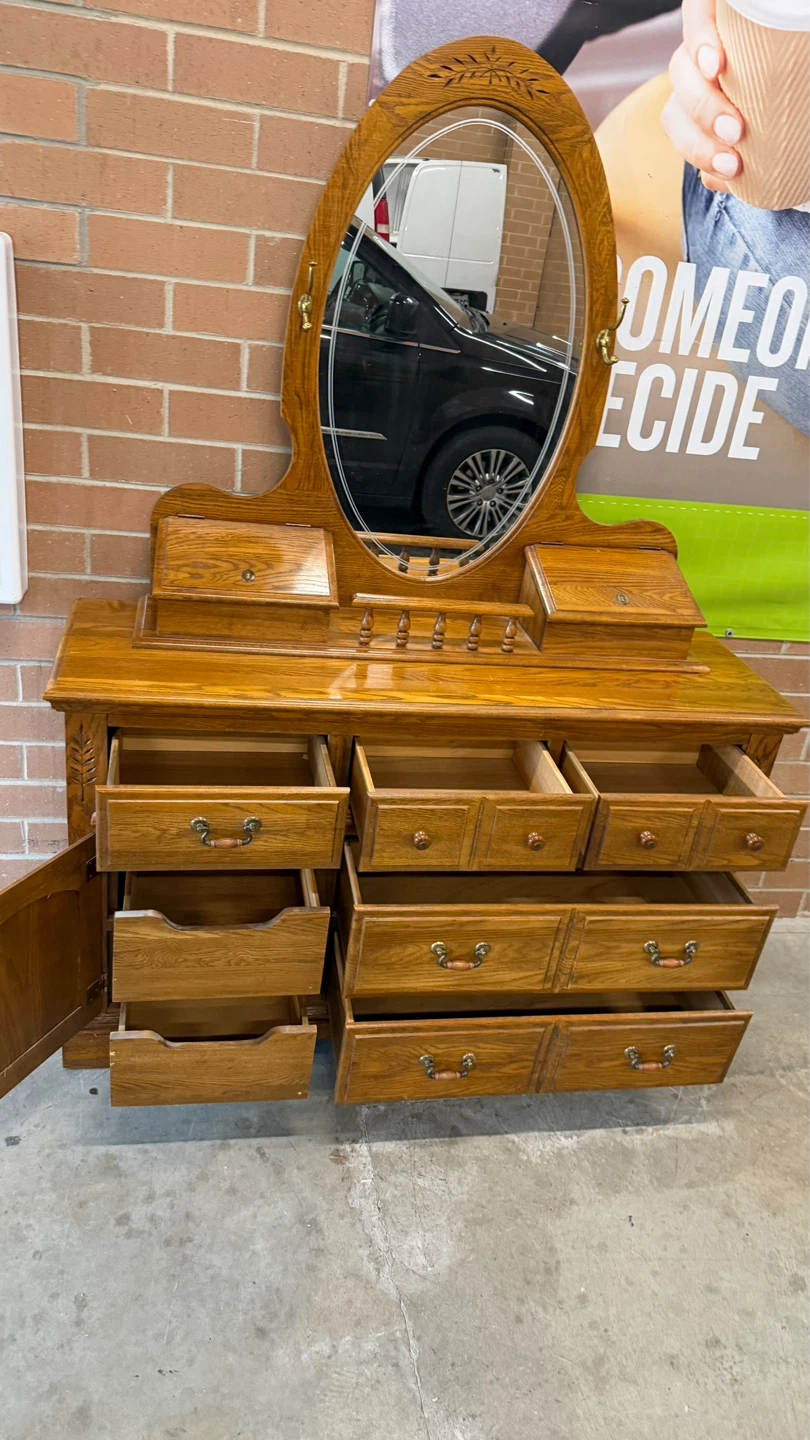 Vintage Oak Dresser with Mirror - photo 3