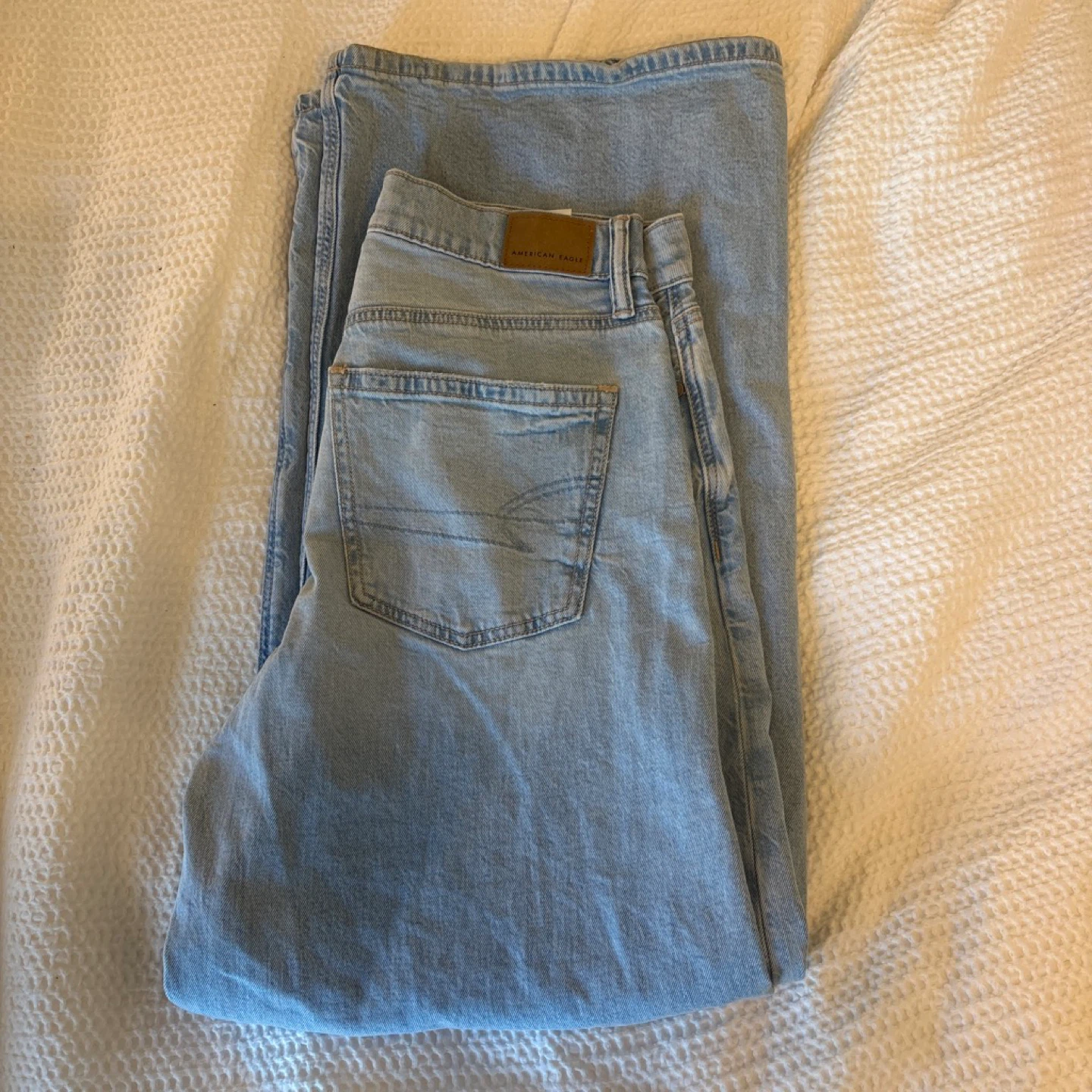 American Eagle light wash denim jeans