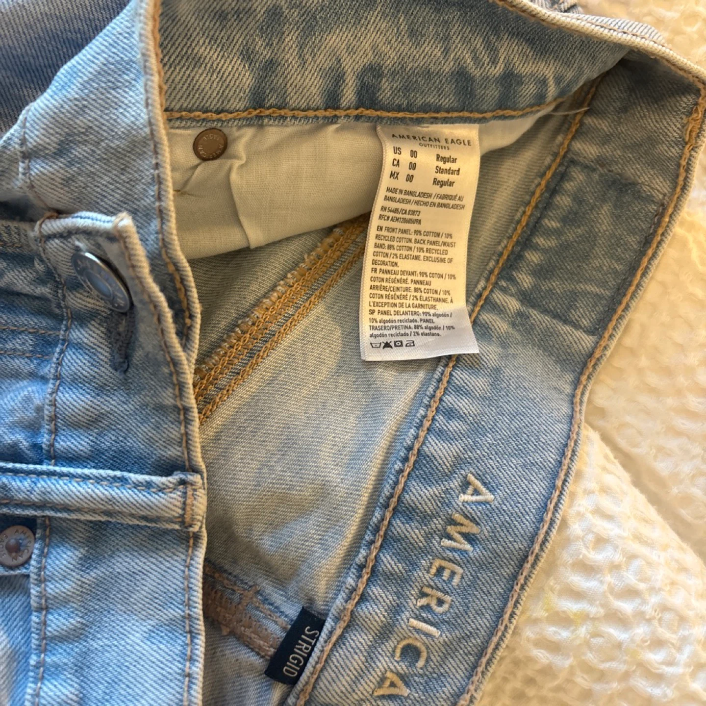 American Eagle light wash denim jeans - photo 4