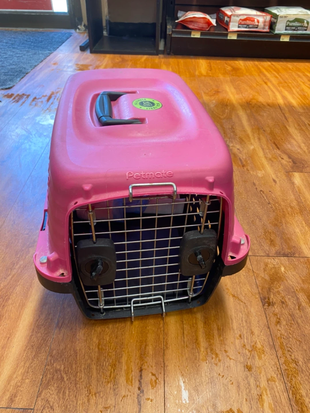 ❗️MUST GO BY 6/22❗️ Pet-mate Pink Plastic Pet Carrier