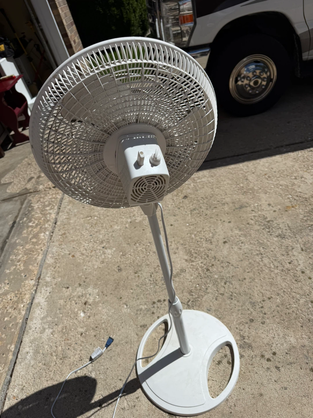 Lasko White Pedestal - photo 5