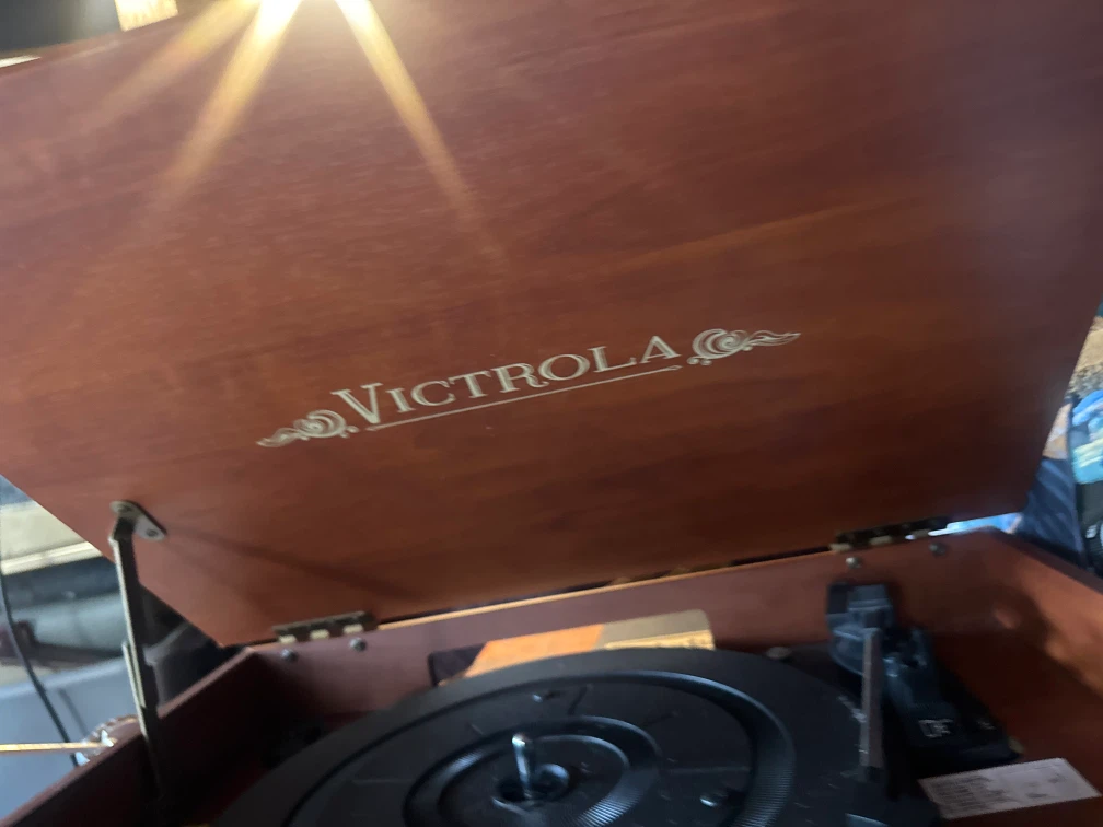 Victrola Record Player with FM Radio - photo 3