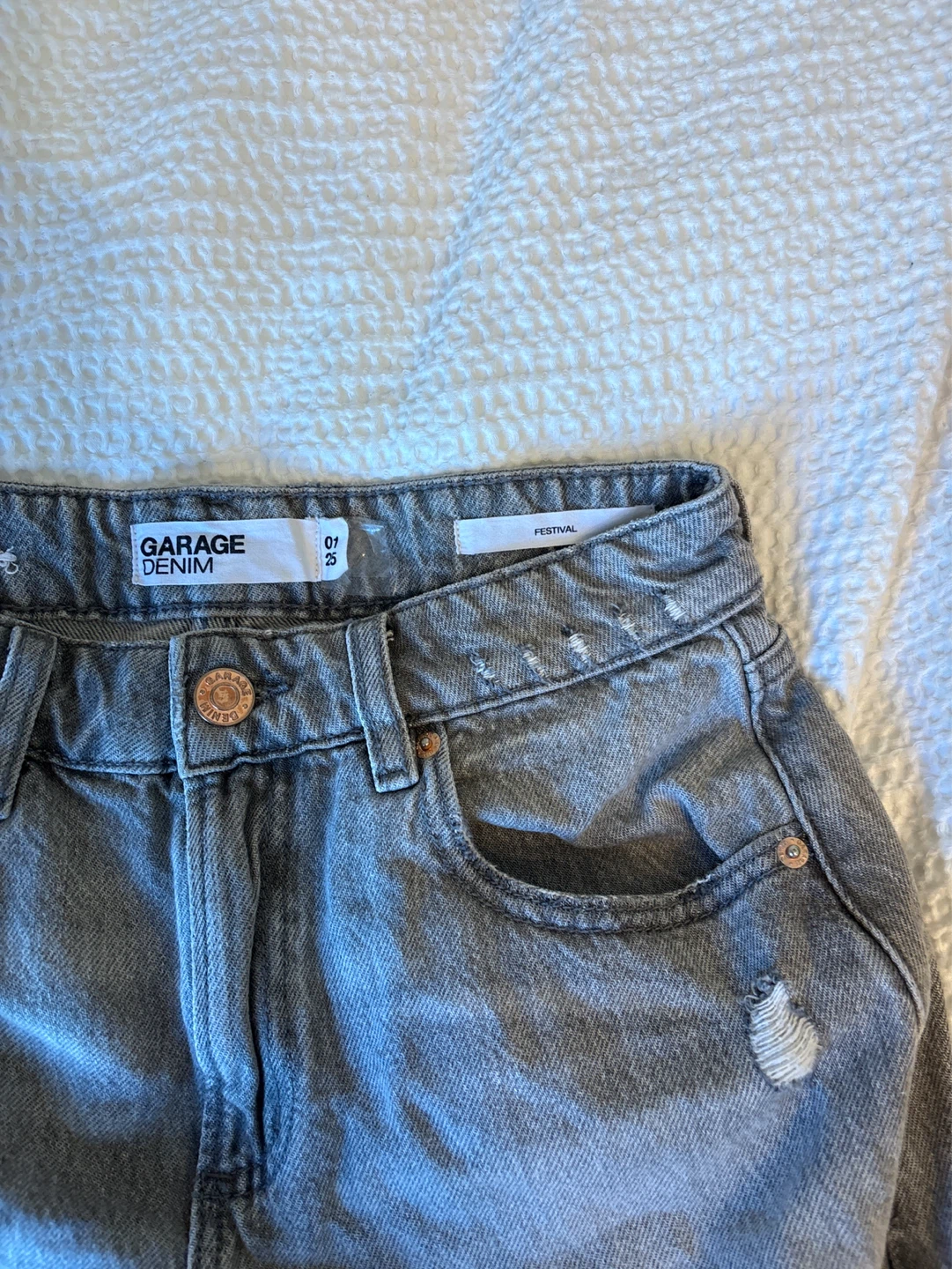 Garage Denim Grey Festival Cut-Off Shorts Size 25 - photo 3
