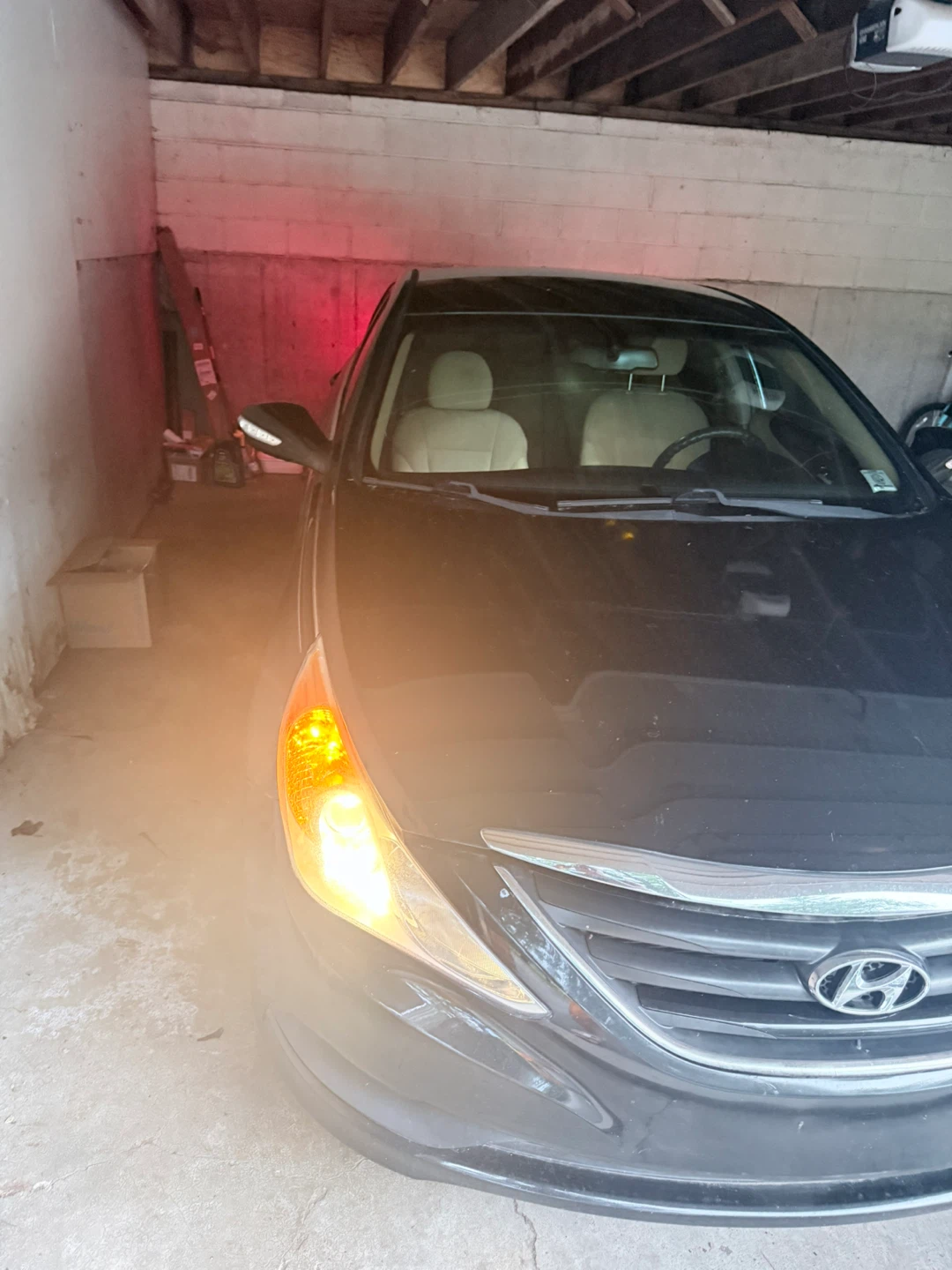 Black Hyundai Sonata