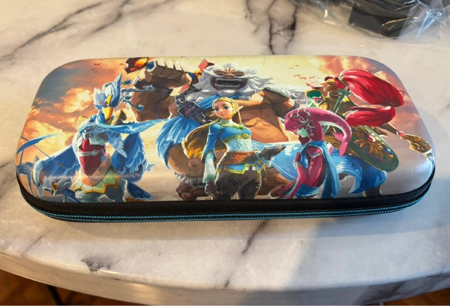 Nintendo Switch OLED Limited Zelda Edition - photo 2