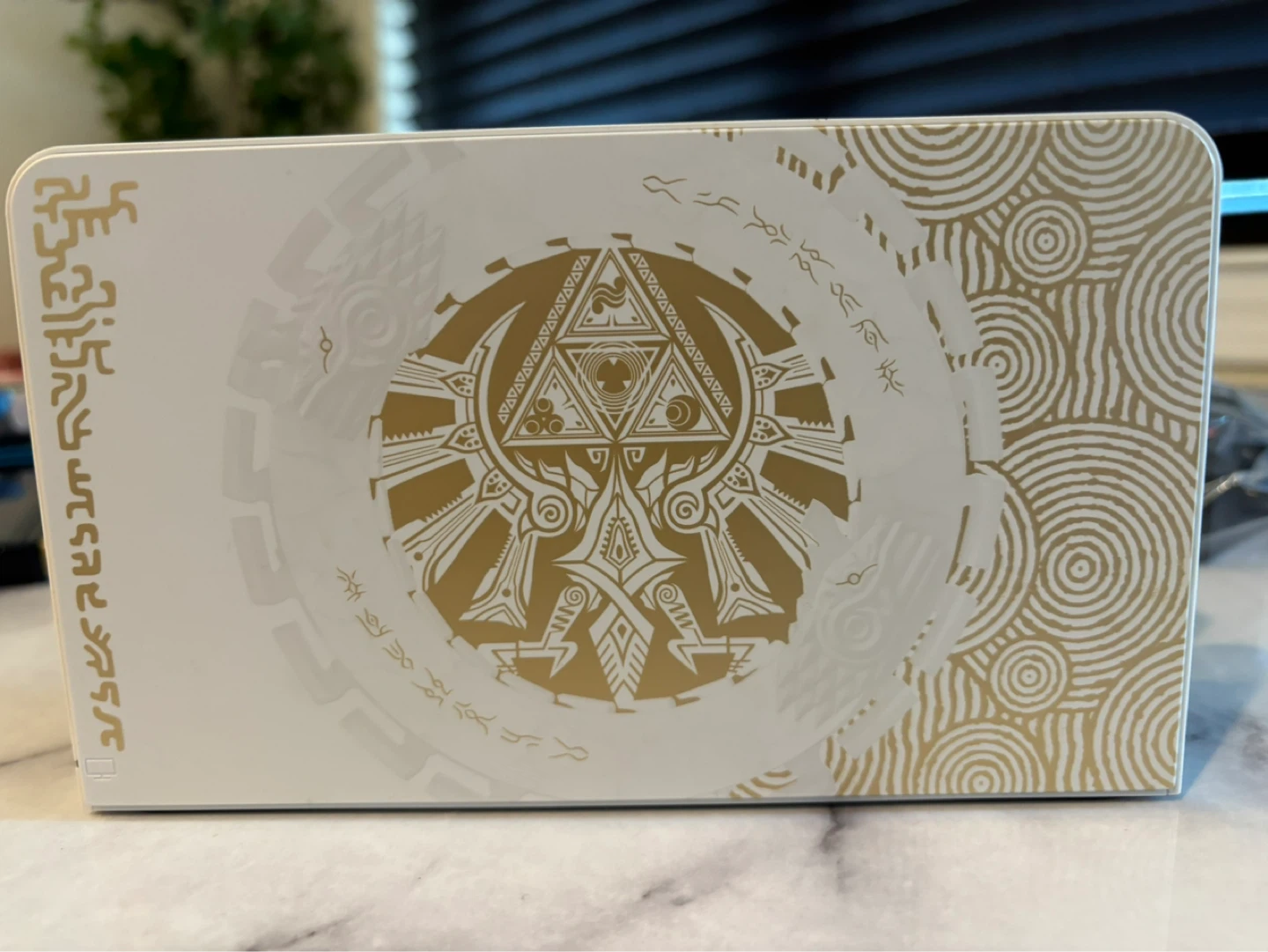 Nintendo Switch OLED Limited Zelda Edition - photo 4