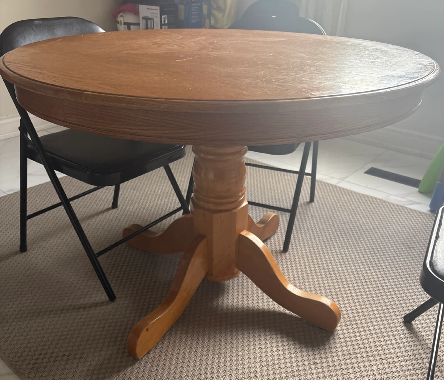 Round Pedestal Dining Table