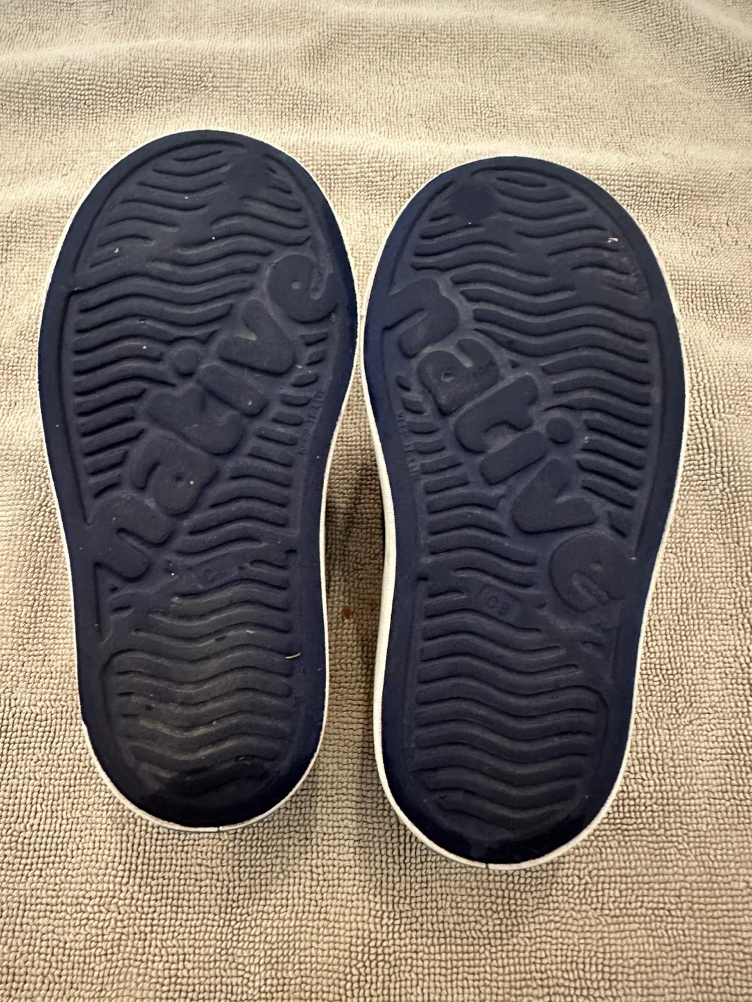Native Shoes size 8 - photo 2