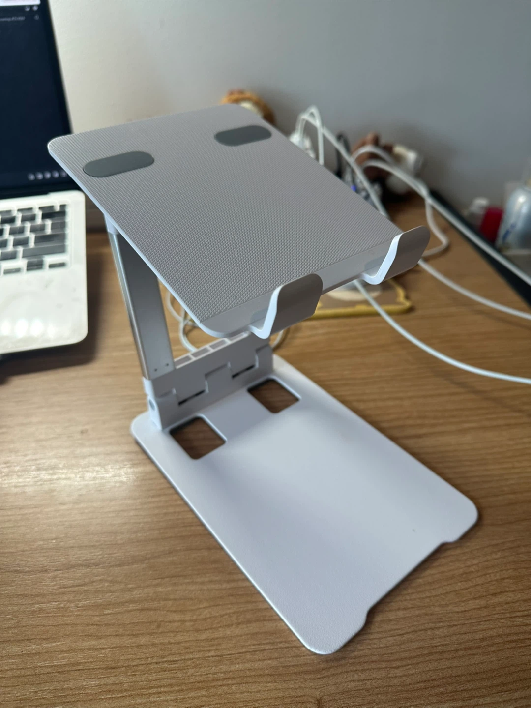 Adjustable Laptop and Tablet Stand