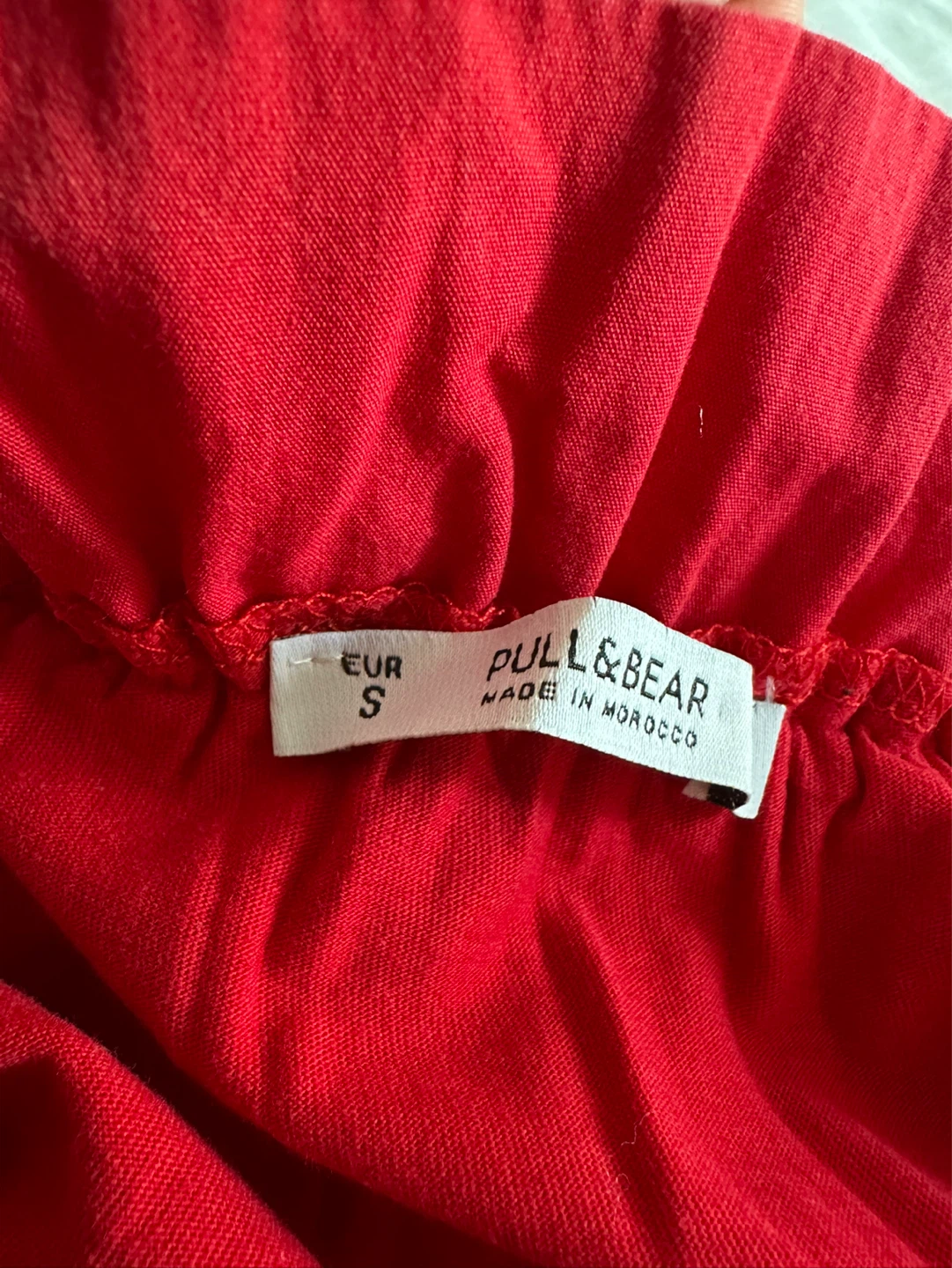 ⚽️ Pull & Bear Red Off The Shoulder Top- Size Small - photo 3