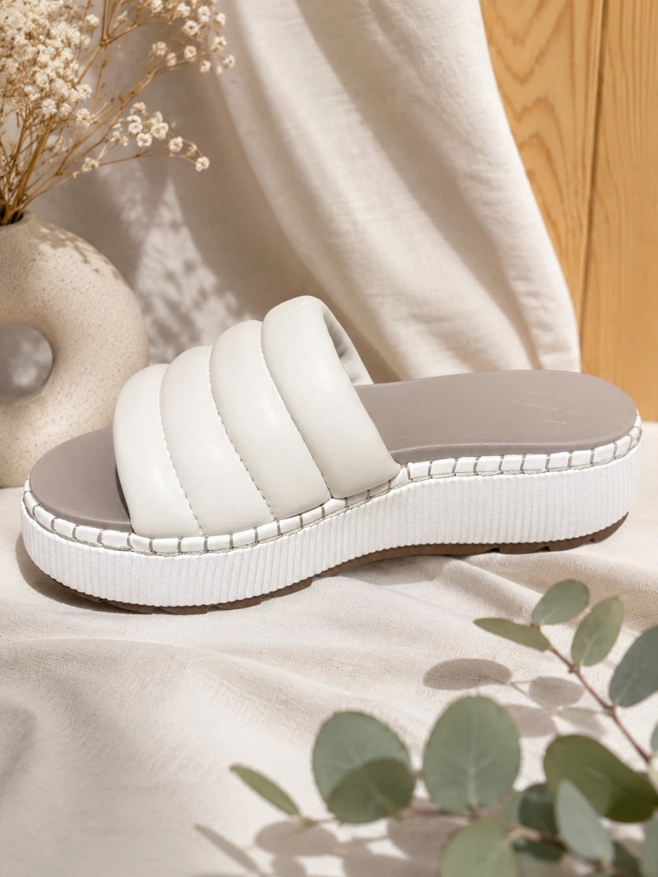 Cougar White Puffer Slides - Size 9 - photo 2