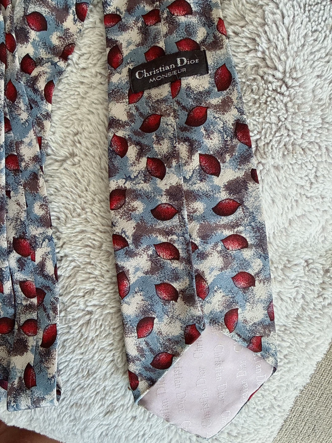 Vintage Christian Dior Silk Tie – Red Leaf Abstract Pattern - photo 3