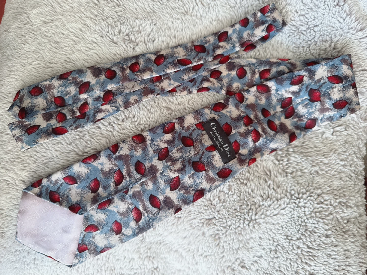 Vintage Christian Dior Silk Tie – Red Leaf Abstract Pattern - photo 2