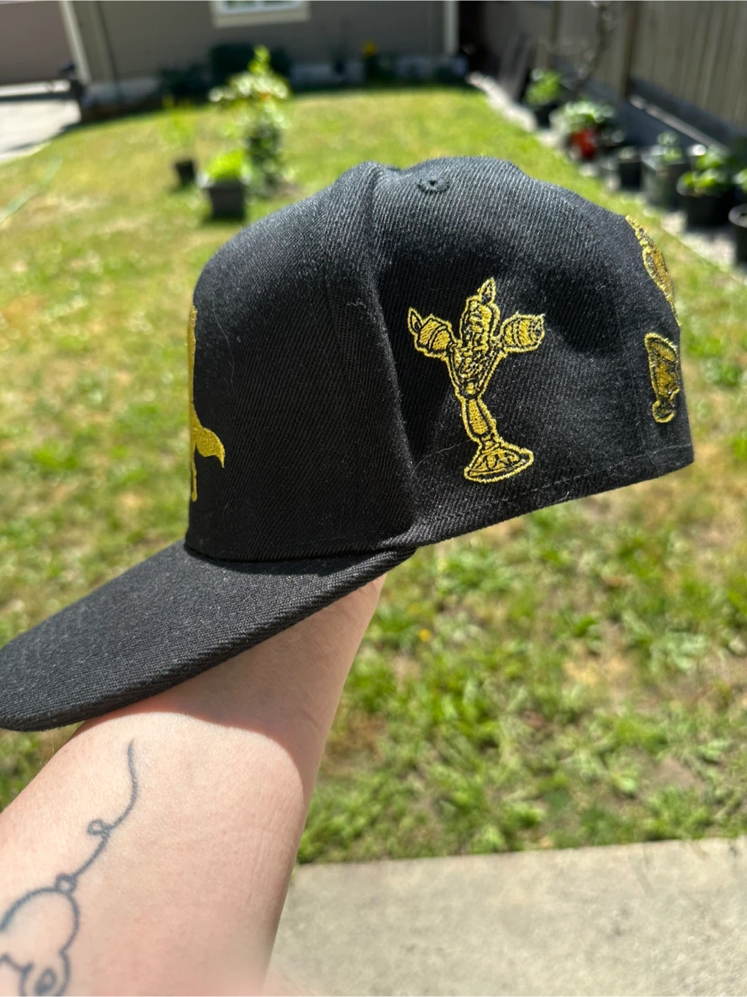 Black Baseball Cap with Beauty and the Beast Embroidery - photo 2