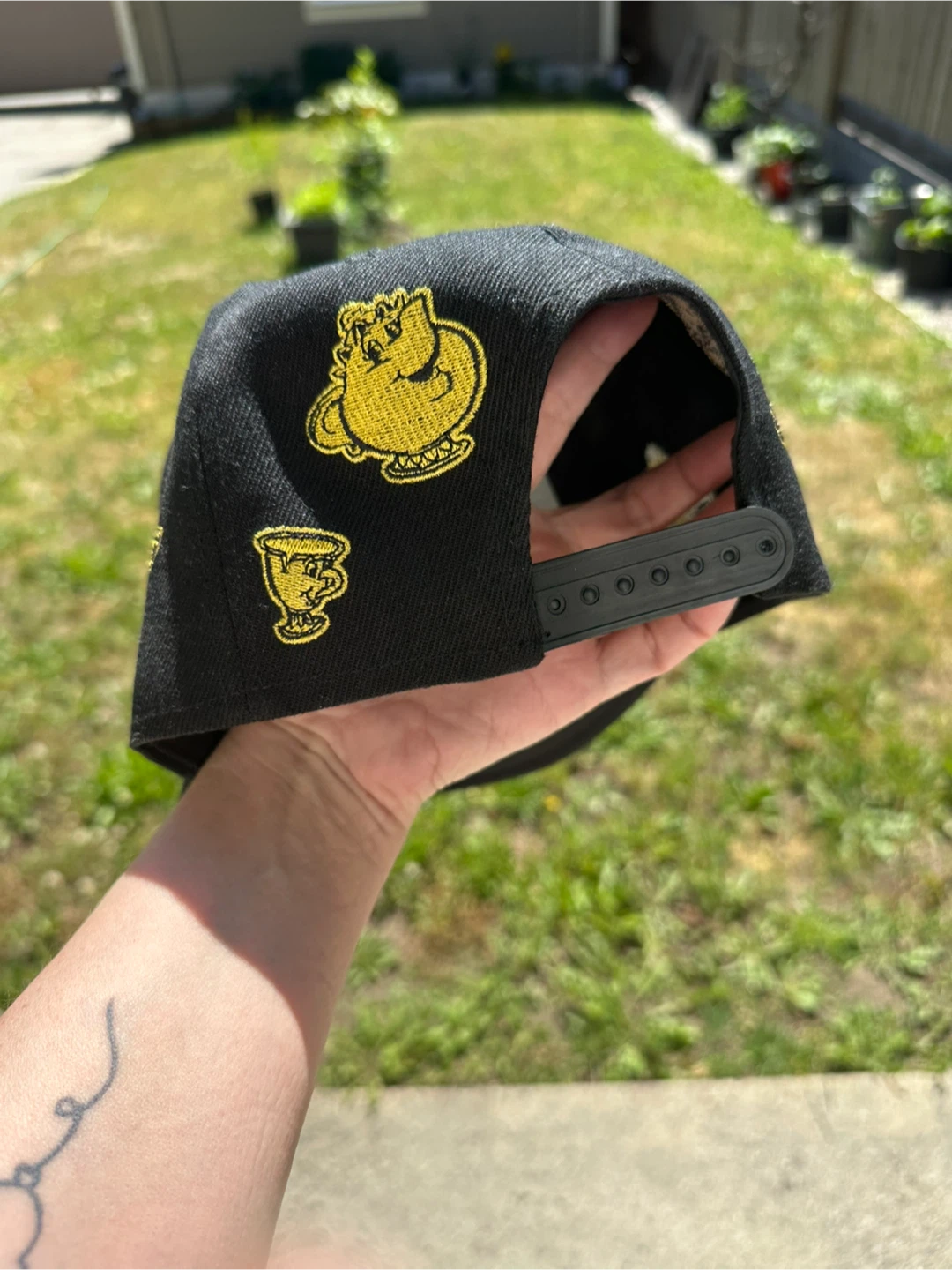 Black Baseball Cap with Beauty and the Beast Embroidery - photo 3