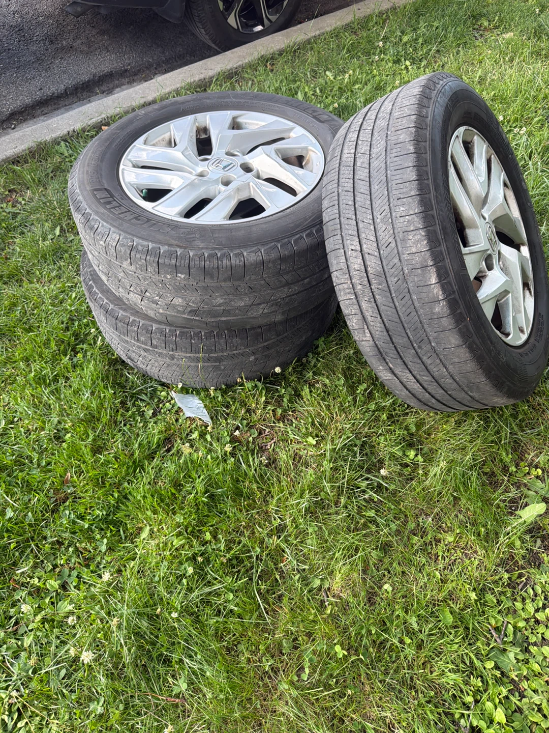 Michelin Tires 225/65R17 - photo 2