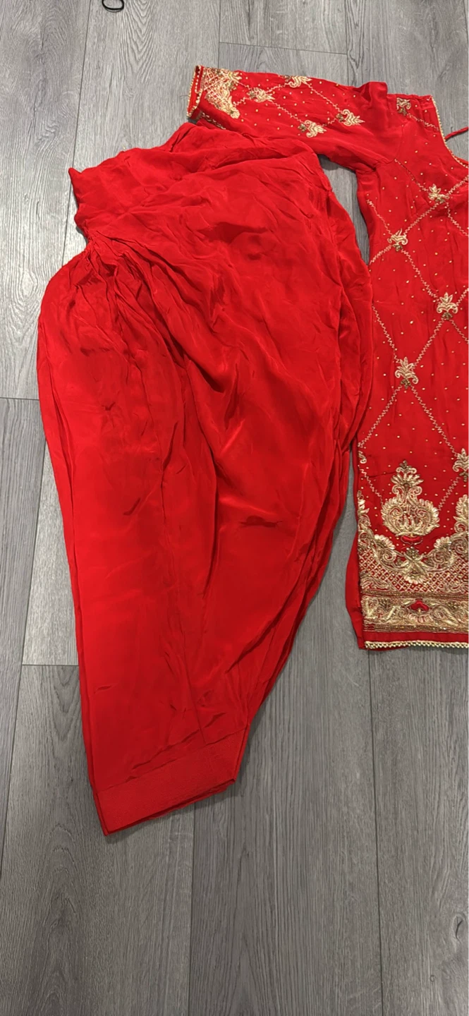 Red embroidered Salwar Kameez set - photo 2