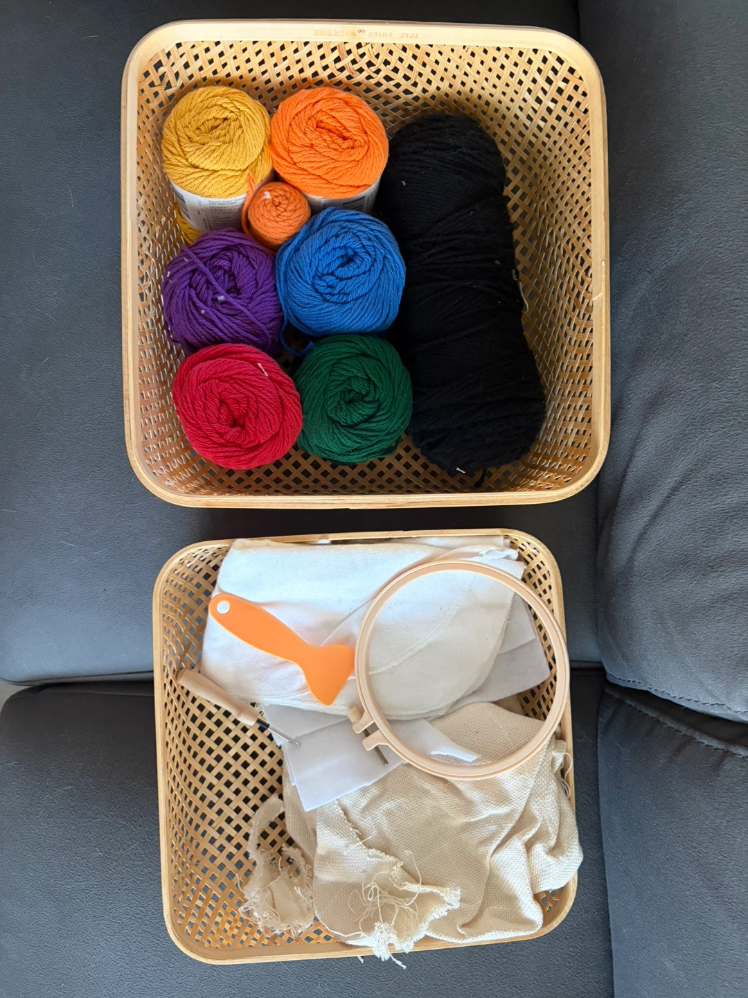 Punch Needle yarn and hoop set