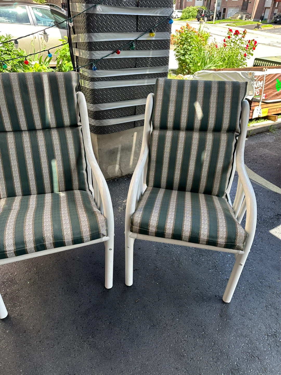 Set of 4 Patio Chairs with Cushions - photo 2