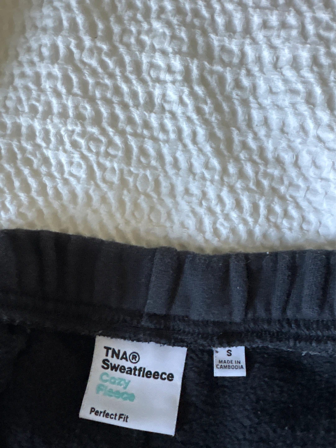 TNA black sweat shorts - photo 4