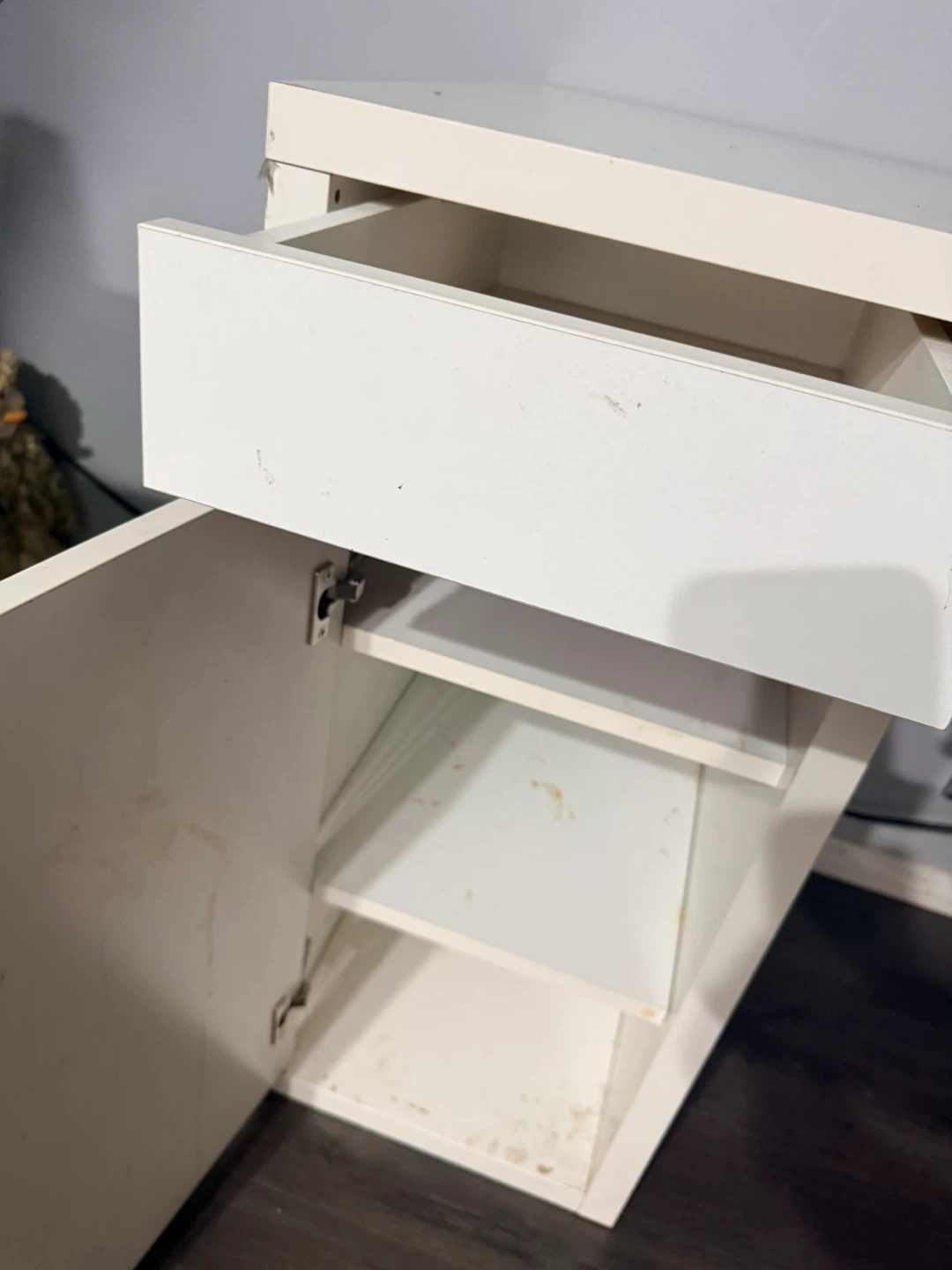 White Desk with Drawers and Cabinet - photo 2