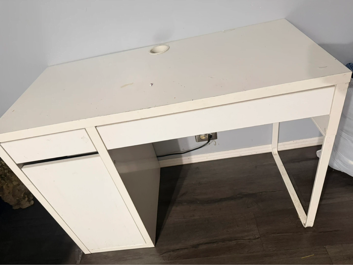 White Desk with Drawers and Cabinet - photo 5
