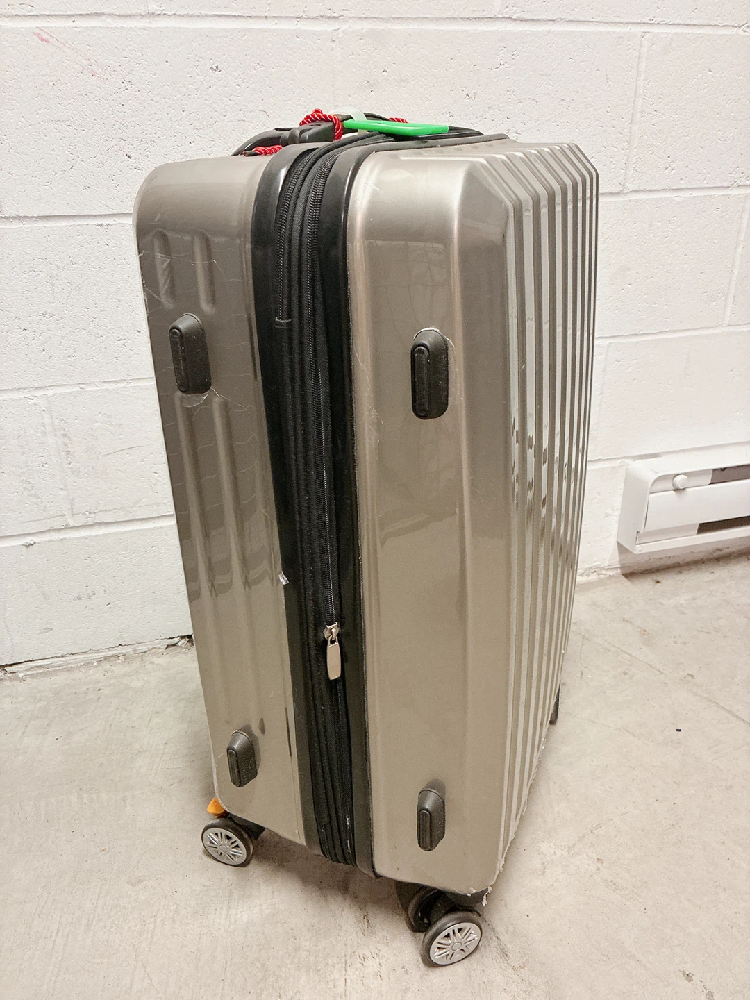 24 Inches Silver Hardside Spinner Luggage - photo 2