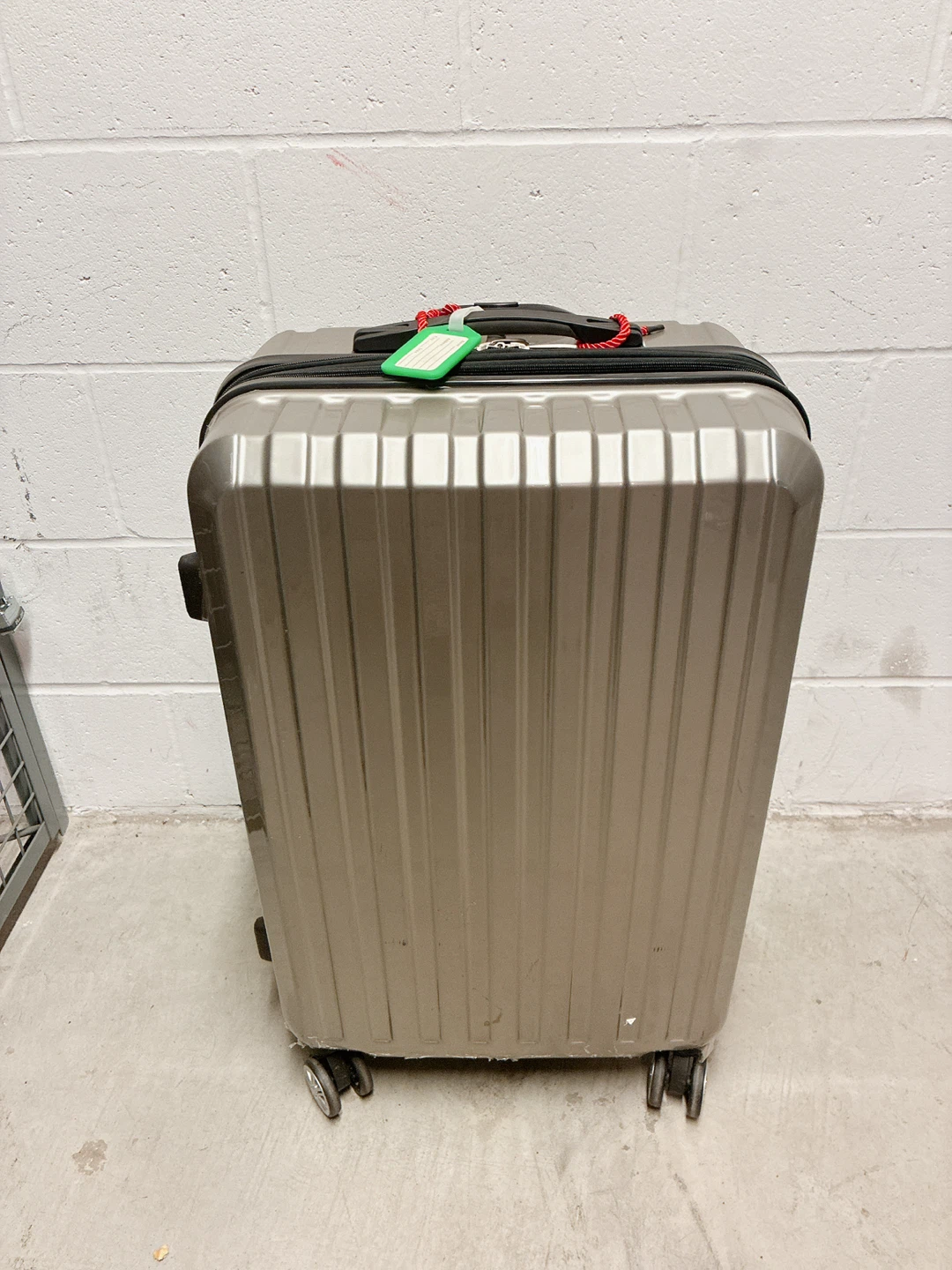 24 Inches Silver Hardside Spinner Luggage