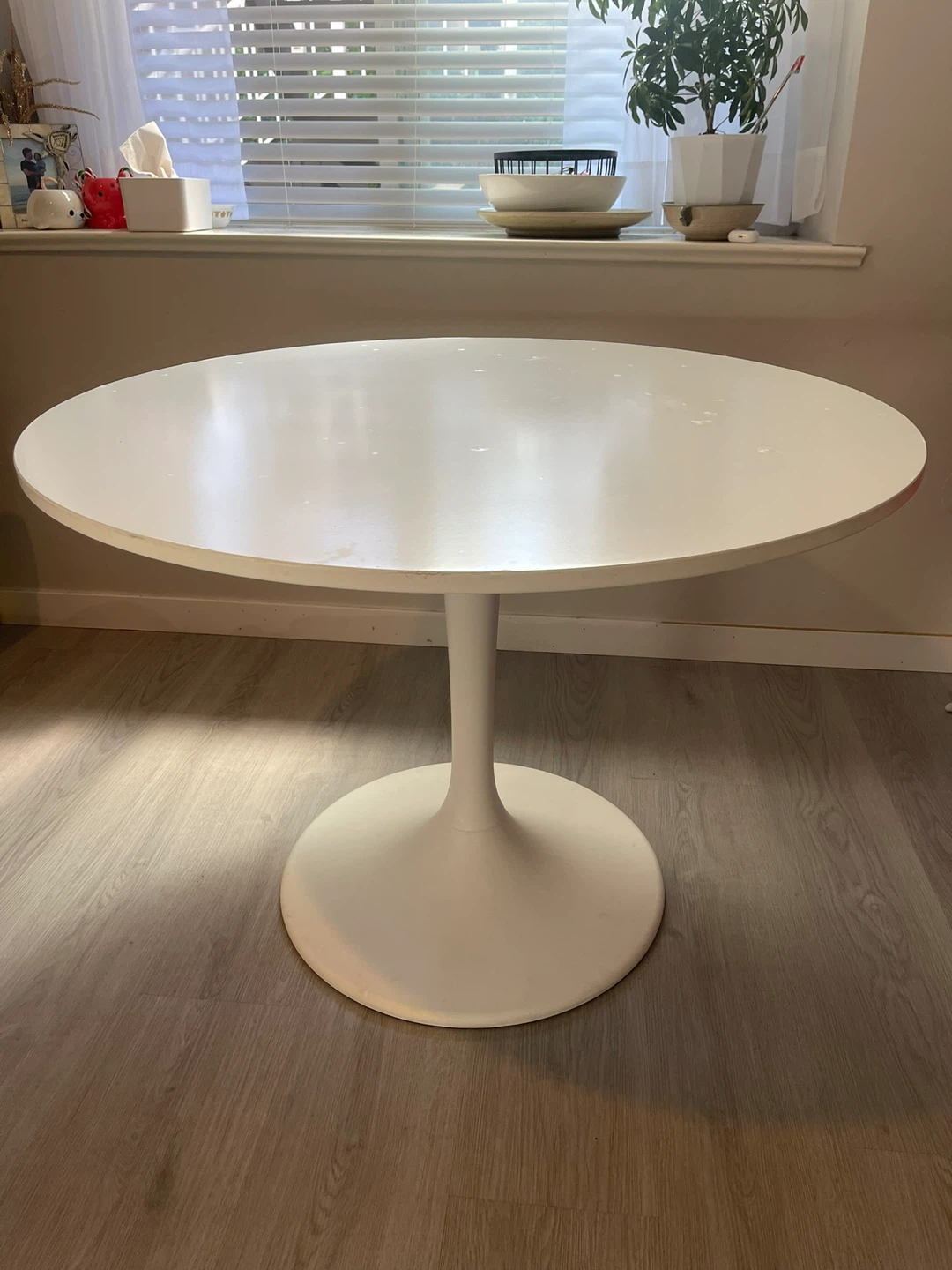 White Round Dining Table 103 cm