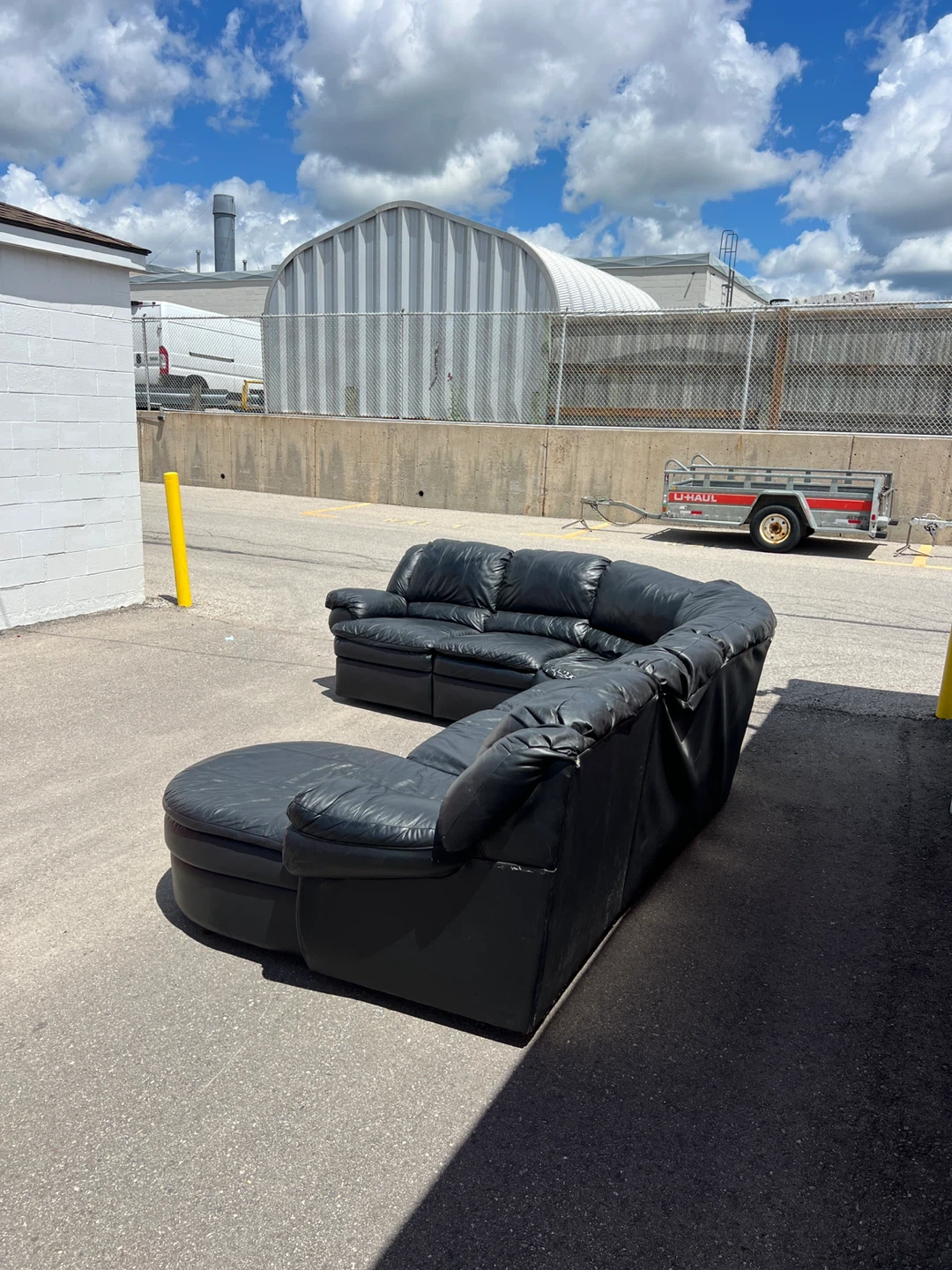 Black Leather L Sectional willing to deliver for free aswell - photo 4