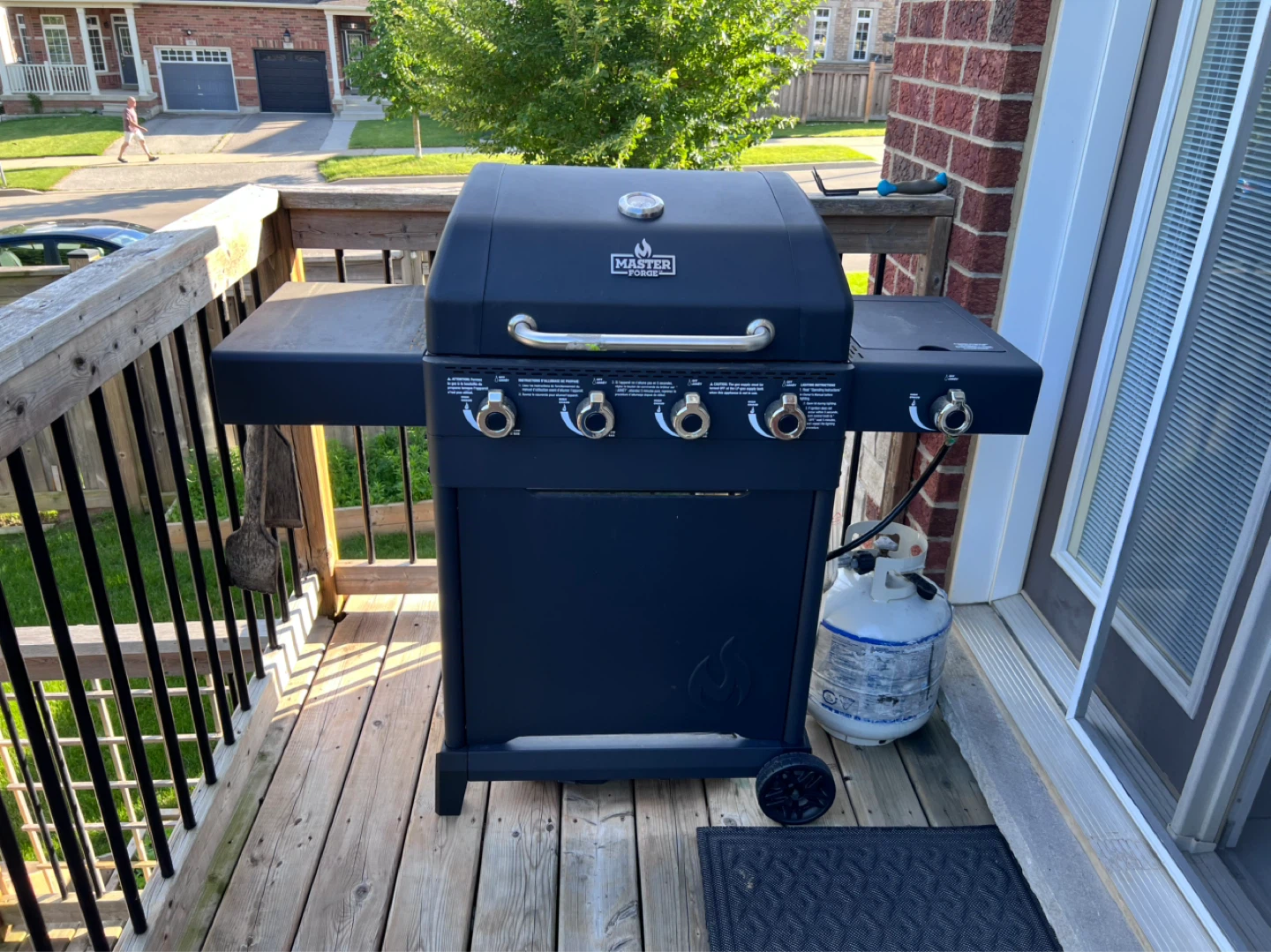 Outdoor barbecue grill - photo 2