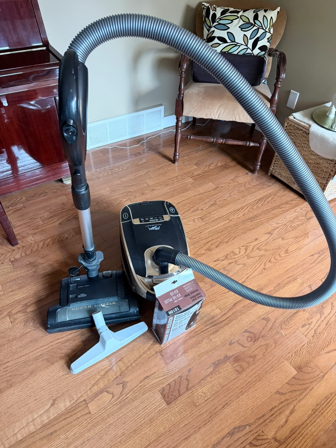 Johnny Vac XV-10 Plus Vacuum Cleaner with Power Nozzle - photo 3