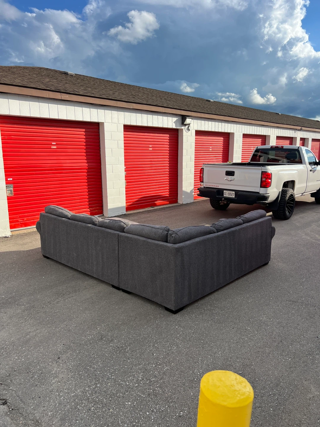 Beautiful Grey Fabric U Sectional Can also deliver for free - photo 3