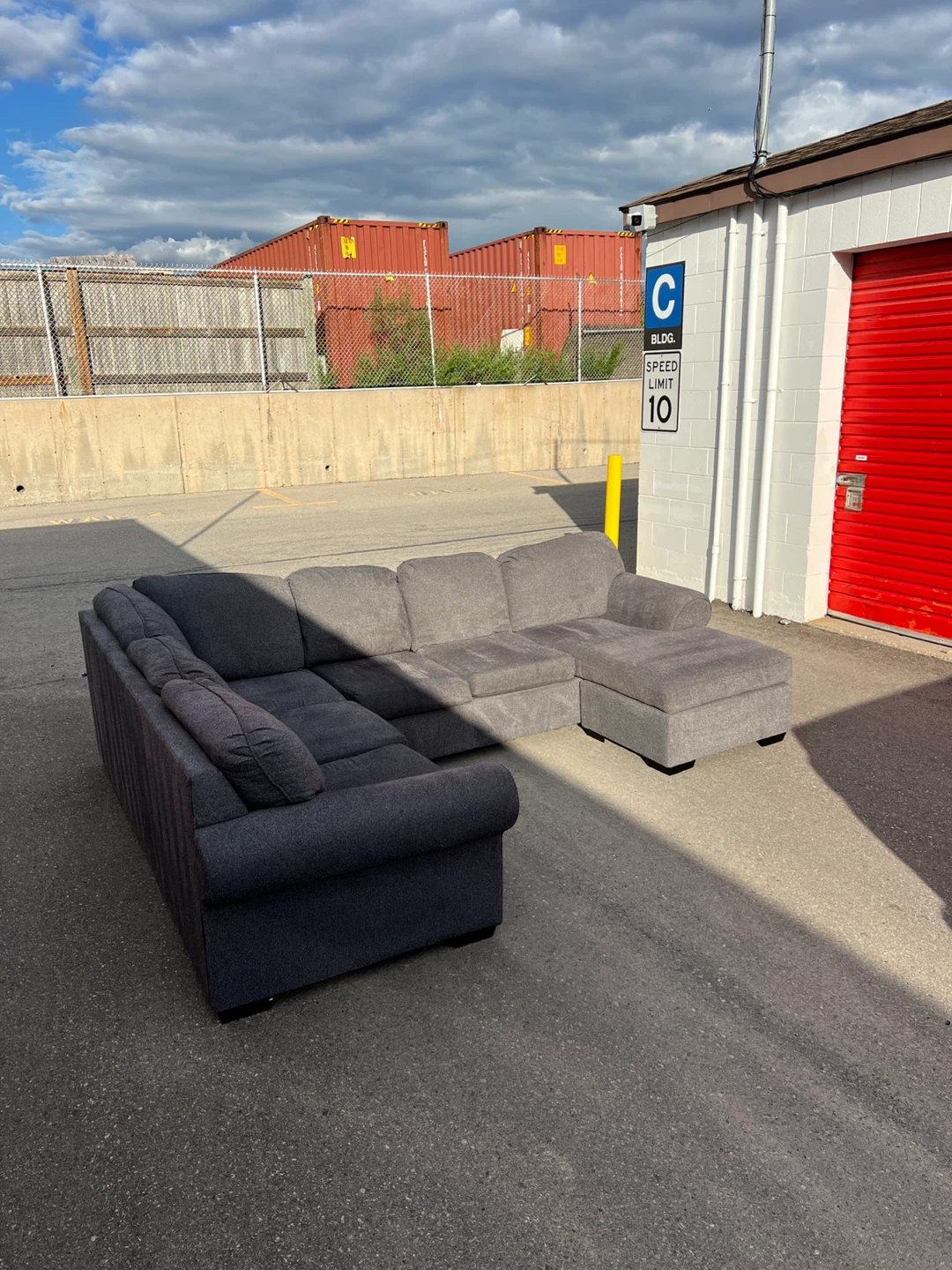 Beautiful Grey Fabric U Sectional Can also deliver for free - photo 2