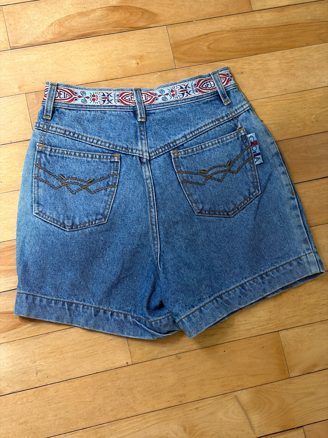 Vintage CEDIA Denim Shorts - Size 28 - photo 2