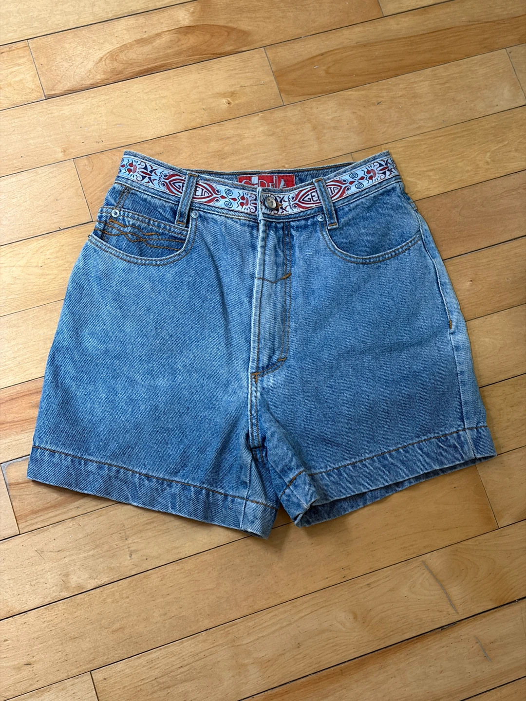 Vintage CEDIA Denim Shorts - Size 28