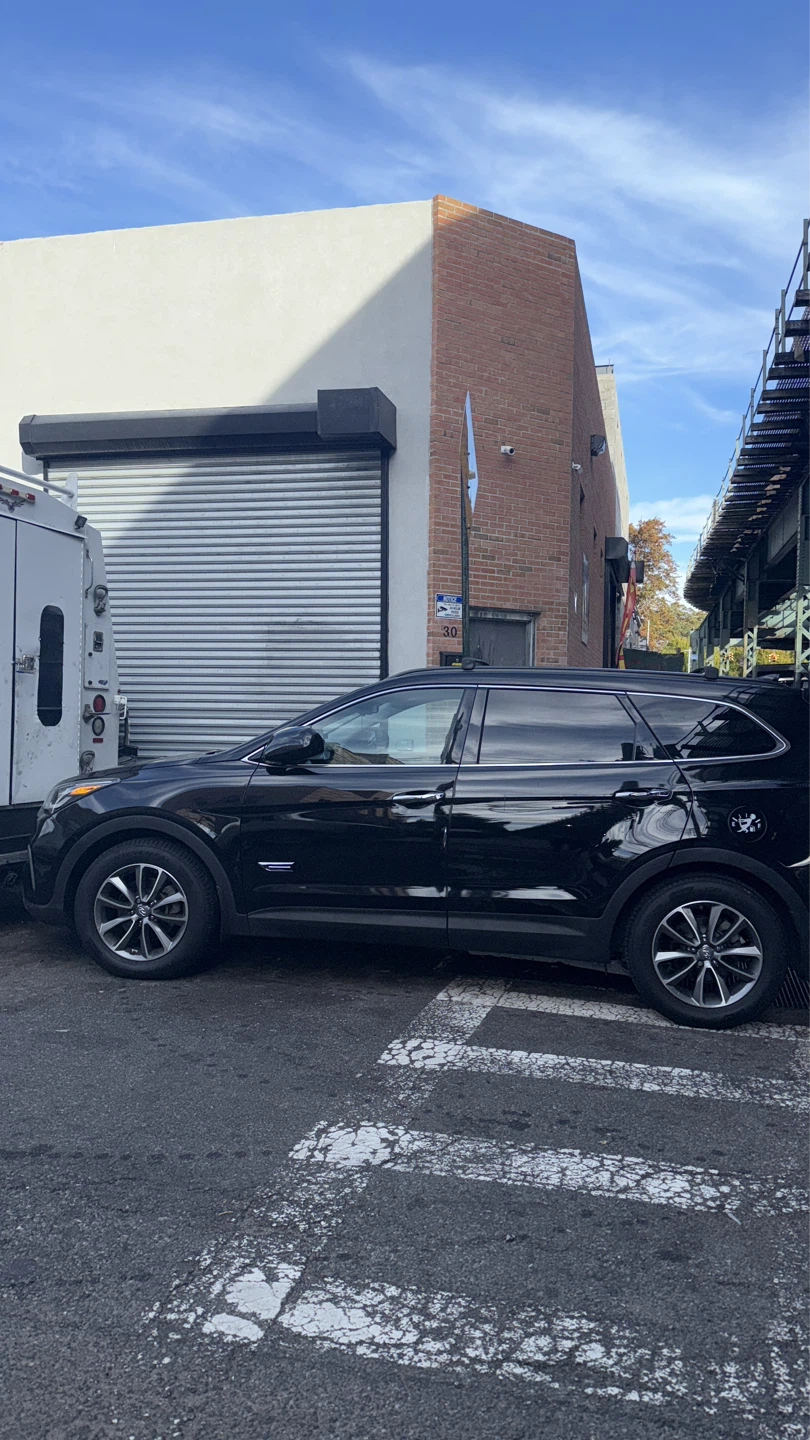SUV IS LIKE NEW. - photo 2