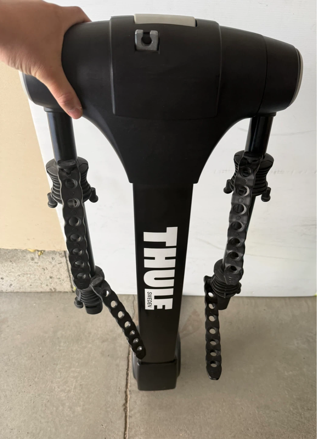 Thule Apex 2 bike rack