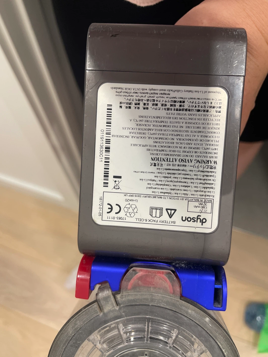 Dyson Cordless Vacuum Cleaner - photo 3
