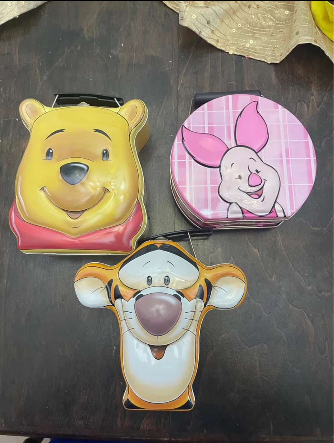 Disney Winnie the Pooh and Friends Tin Lunch Boxes - ⚽